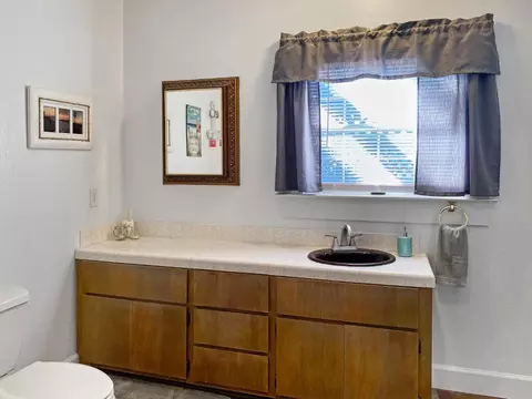 Bath - 403 Bright Ave, Jackson, CA 95642 photo 3 of 7