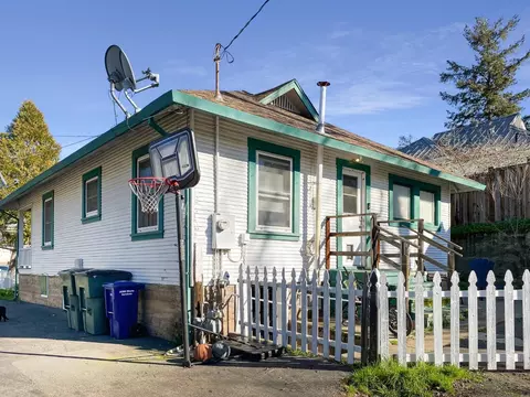 Exterior - 403 Bright Ave, Jackson, CA 95642 photo 11 of 23
