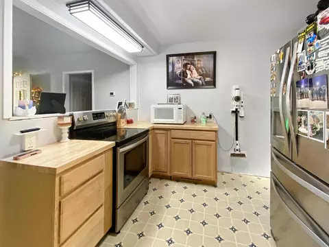 Kitchen - 403 Bright Ave, Jackson, CA 95642 photo 3 of 11