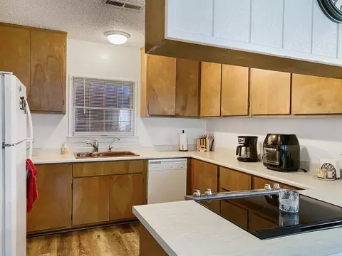 Kitchen - 403 Bright Ave, Jackson, CA 95642 photo 9 of 11