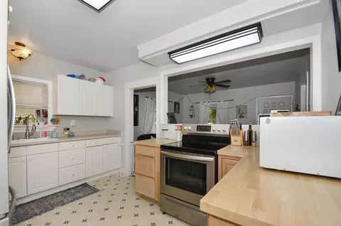 Kitchen - 403 Bright Ave, Jackson, CA 95642 photo 6 of 11