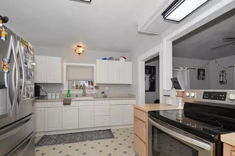 Kitchen - 403 Bright Ave, Jackson, CA 95642 photo 5 of 11