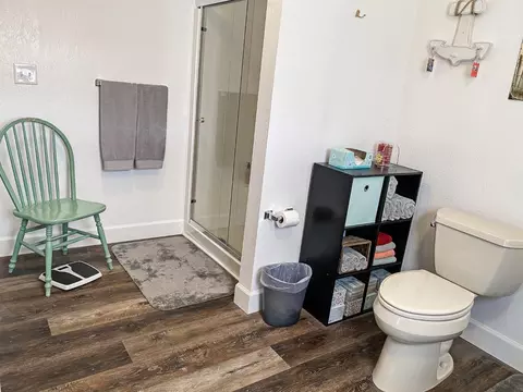 Bath - 403 Bright Ave, Jackson, CA 95642 photo 2 of 7
