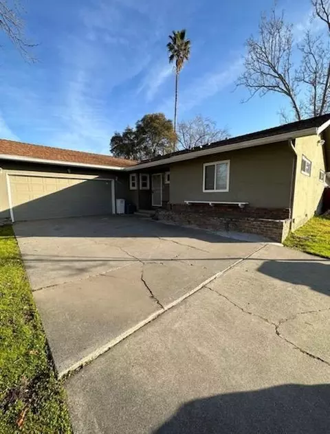 3961 Floral Dr, North Highlands, CA 95660
