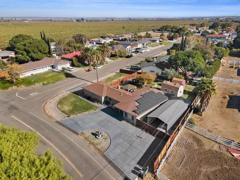 View/Area - 22992 Currier Dr, Tracy, CA 95304 photo 5 of 8