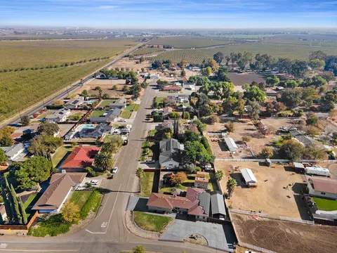 View/Area - 22992 Currier Dr, Tracy, CA 95304 photo 2 of 8
