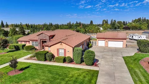 10201 Atlantis Dr, Elk Grove, CA 95624