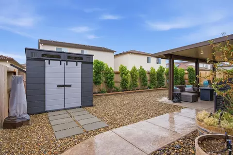 Exterior - 1779 Eagle River Ave, Manteca, CA 95337 photo 4 of 5