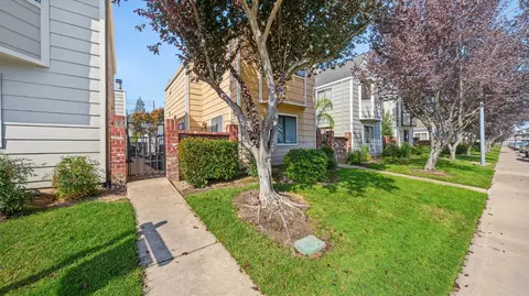 Exterior - 433 Benjamin Pl, Manteca, CA 95337 photo 7 of 7