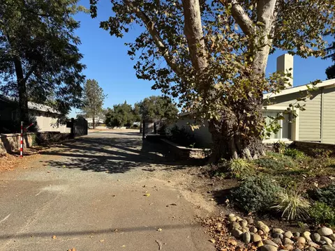 Exterior - 4865 E Woodbridge Rd, Acampo, CA 95220 photo 27 of 28