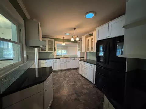 Kitchen - 4865 E Woodbridge Rd, Acampo, CA 95220 photo 5 of 6