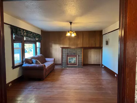 Living - 4865 E Woodbridge Rd, Acampo, CA 95220 photo 3 of 13