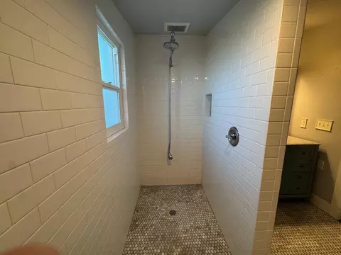 Bath - 4865 E Woodbridge Rd, Acampo, CA 95220 photo 5 of 5