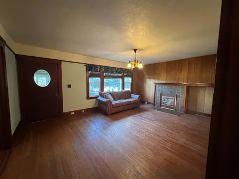Living - 4865 E Woodbridge Rd, Acampo, CA 95220 photo 4 of 13