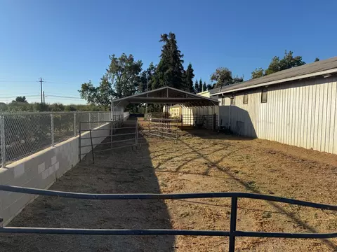 Exterior - 4865 E Woodbridge Rd, Acampo, CA 95220 photo 18 of 28