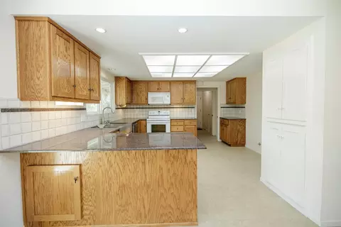 Kitchen - 361 Arlberg Rd, Hickman, CA 95323 photo 4 of 5