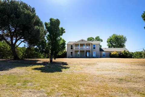 Exterior - 361 Arlberg Rd, Hickman, CA 95323 photo 8 of 10