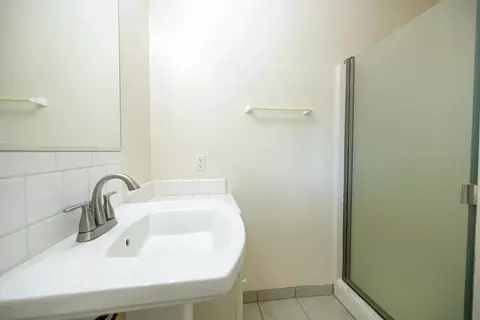 Bath - 361 Arlberg Rd, Hickman, CA 95323 photo 2 of 8