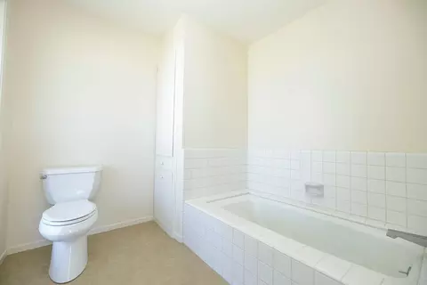Bath - 361 Arlberg Rd, Hickman, CA 95323 photo 7 of 8