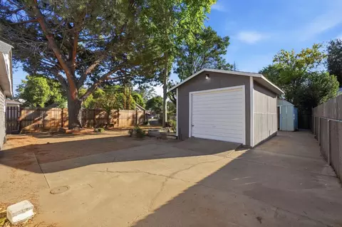 Exterior - 815 Locust St, Redding, CA 96001 photo 5 of 6
