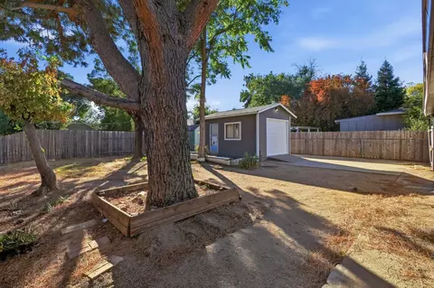 Exterior - 815 Locust St, Redding, CA 96001 photo 3 of 6