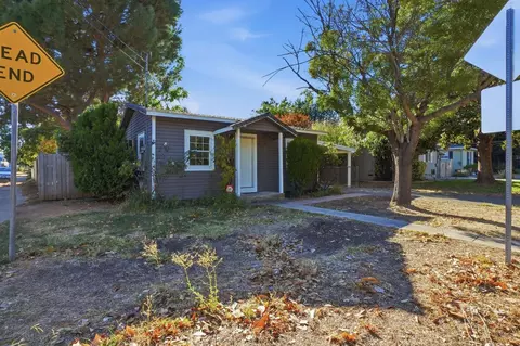Exterior - 815 Locust St, Redding, CA 96001 photo 1 of 6