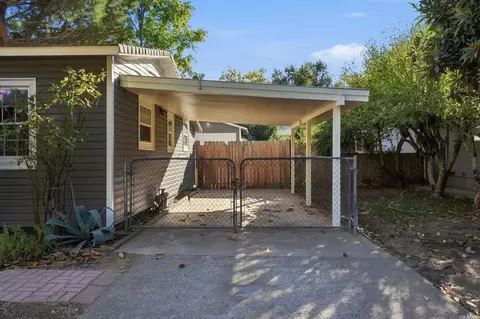 Exterior - 815 Locust St, Redding, CA 96001 photo 2 of 6