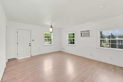 Living - 815 Locust St, Redding, CA 96001 photo 4 of 4