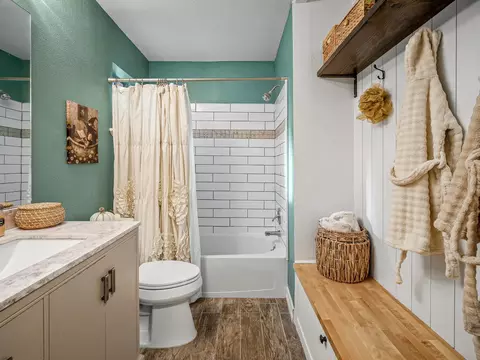 Bath - 3345 Jericho Rd, Placerville, CA 95667 photo 2 of 2