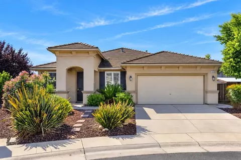 9236 Earl Fife Dr, Elk Grove, CA 95624