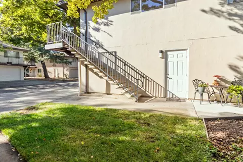 Exterior - 2861 Bidwell St #4, Davis, CA 95618 photo 2 of 5