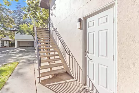 Exterior - 2861 Bidwell St #4, Davis, CA 95618 photo 3 of 5
