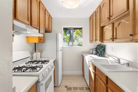 Kitchen - 2861 Bidwell St #4, Davis, CA 95618 photo 1 of 3