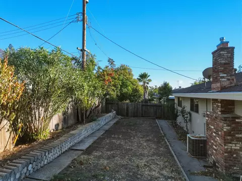 Exterior - 145 Ginger Dr, Auburn, CA 95603 photo 9 of 11