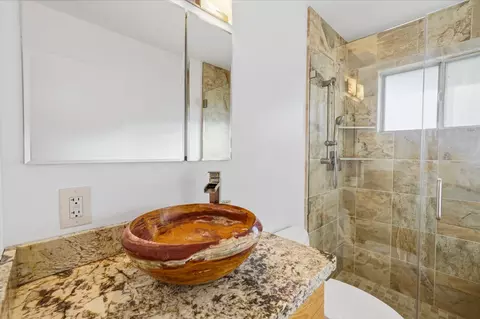 Bath - 145 Ginger Dr, Auburn, CA 95603 photo 1 of 7
