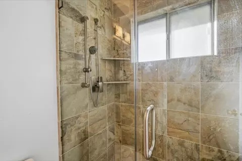 Bath - 145 Ginger Dr, Auburn, CA 95603 photo 2 of 7