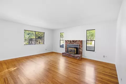 Living - 145 Ginger Dr, Auburn, CA 95603 photo 4 of 4
