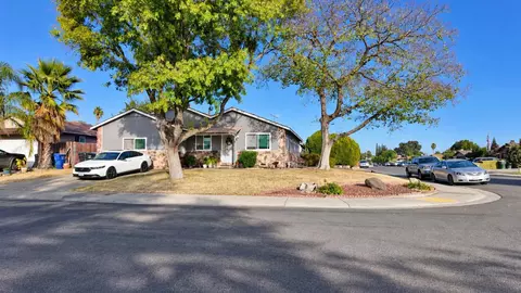 7391 Hayward Dr, Sacramento, CA 95828