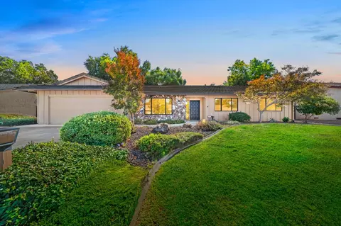 8956 Lansdowne Ct, Elk Grove, CA 95624