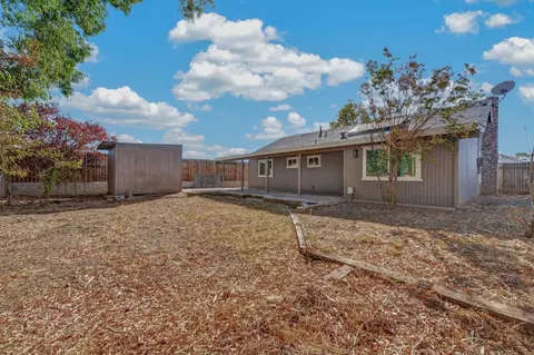 Exterior - 600 E 10th St, Lincoln, CA 95648 photo 4 of 4