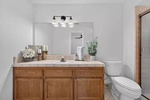 Bath - 600 E 10th St, Lincoln, CA 95648 photo 1 of 3