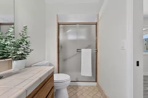 Bath - 600 E 10th St, Lincoln, CA 95648 photo 2 of 3
