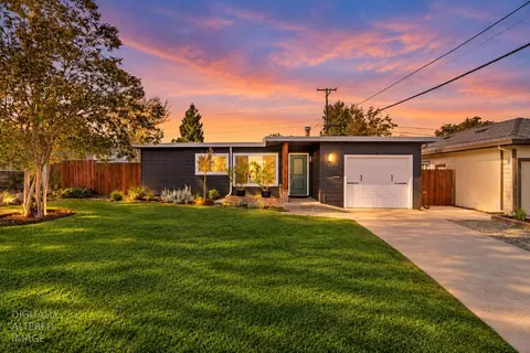 2209 Tevis Rd, Sacramento, CA 95825