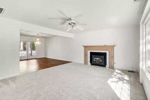 Living - 1512 Timberlake Cir, Lodi, CA 95242 photo 2 of 10