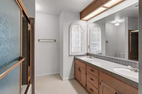 Bath - 1512 Timberlake Cir, Lodi, CA 95242 photo 5 of 5