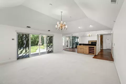 Living - 1512 Timberlake Cir, Lodi, CA 95242 photo 7 of 10
