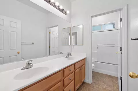 Bath - 4736 Isabella Ave, Keyes, CA 95328 photo 4 of 6