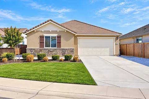 9853 Traveler Ct, Elk Grove, CA 95624