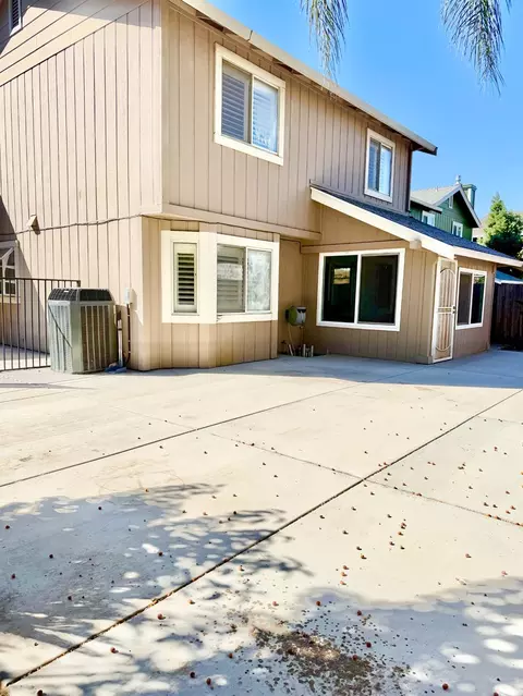Exterior - 2609 Beatrice Ln, Modesto, CA 95355 photo 14 of 22