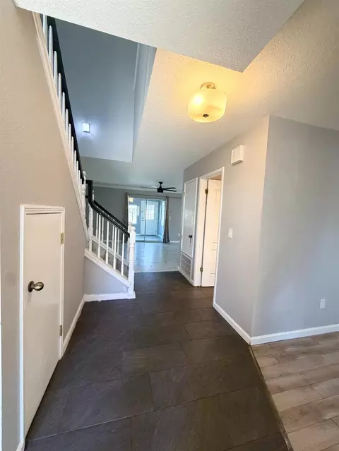 Entry Way - 2609 Beatrice Ln, Modesto, CA 95355 photo 1 of 8